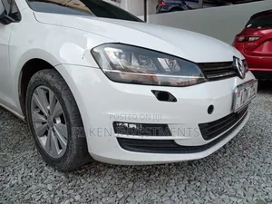 Volkswagen Golf TSI SE 4-Door FWD 2017 White