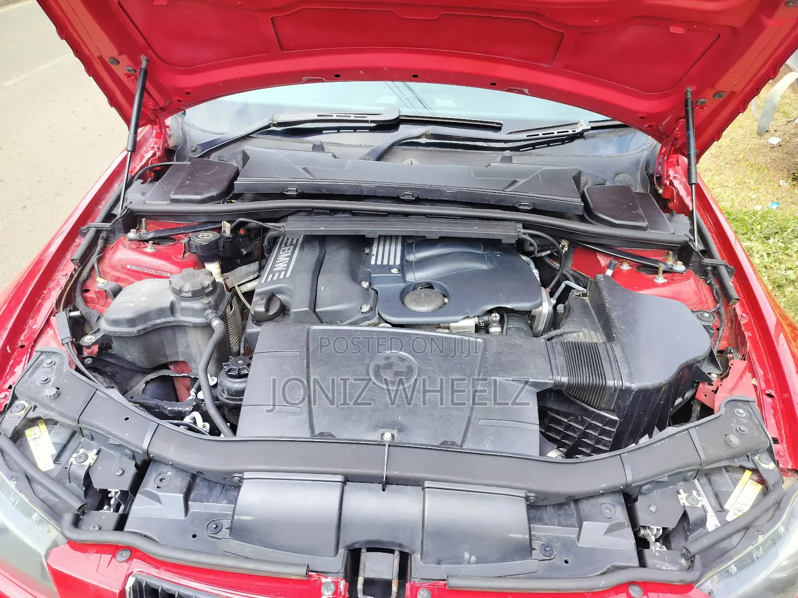 BMW 320i Sedan RWD 2008 Red