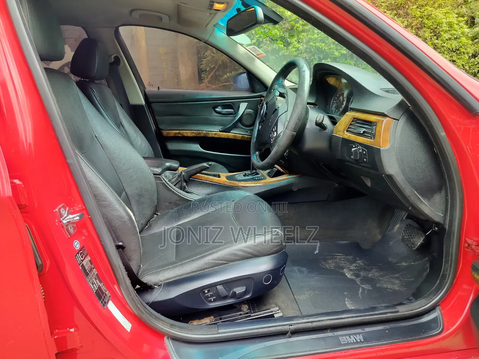 BMW 320i Sedan RWD 2008 Red