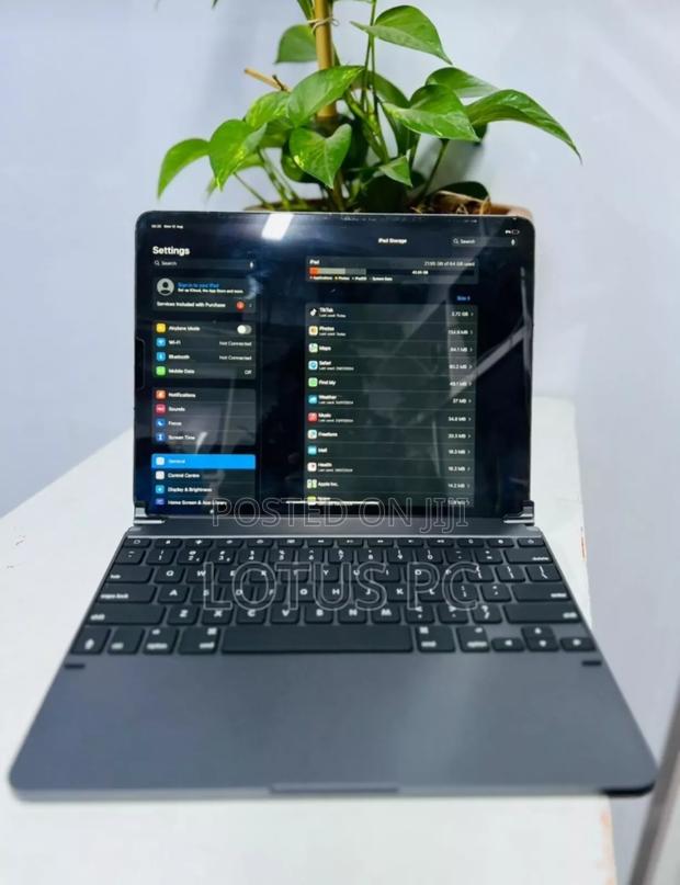 Apple iPad Pro 12.9 (2020) 64 GB Gray - main view