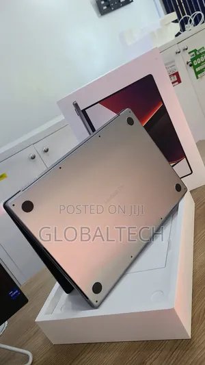 New Laptop Apple MacBook Pro 2022 M2 32GB Apple M1 Max SSD 1T