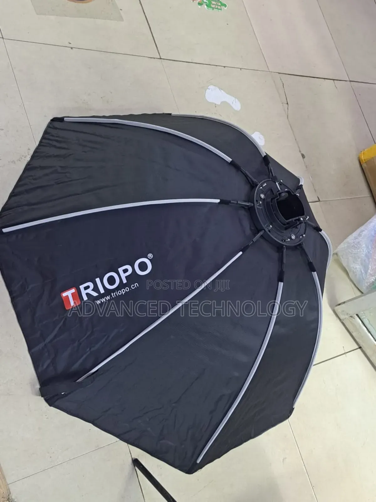 Triopo 120cm / 47" Deep Octagon Umbrella Speedlite Bracket