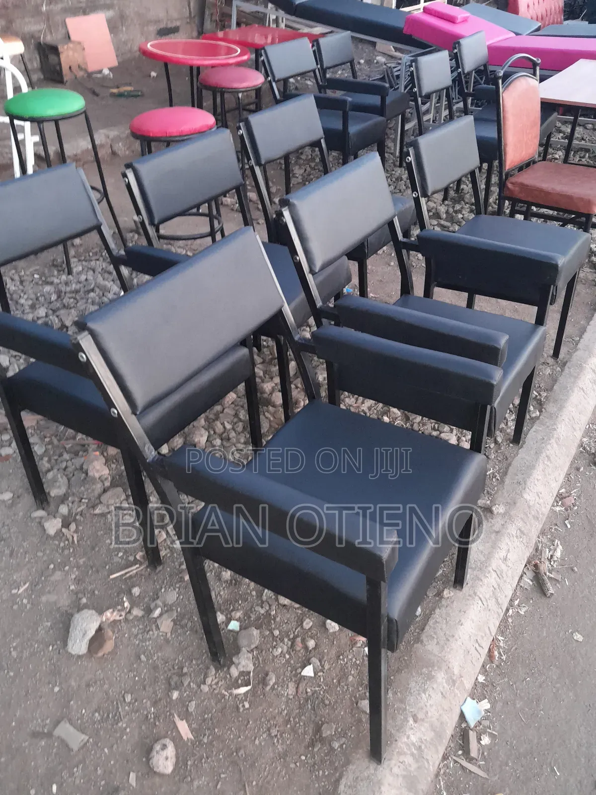 Arms Office Chairs With Affordable Prices
