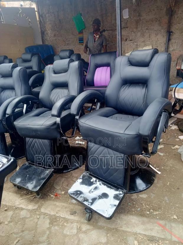 Barber Chairs With Good Quality Materials - main view