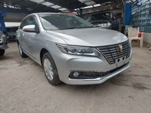Toyota Premio 1.8 FWD 2016 Silver