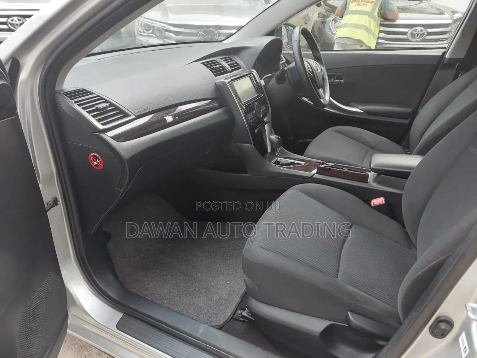 Toyota Premio 1.8 FWD 2016 Silver