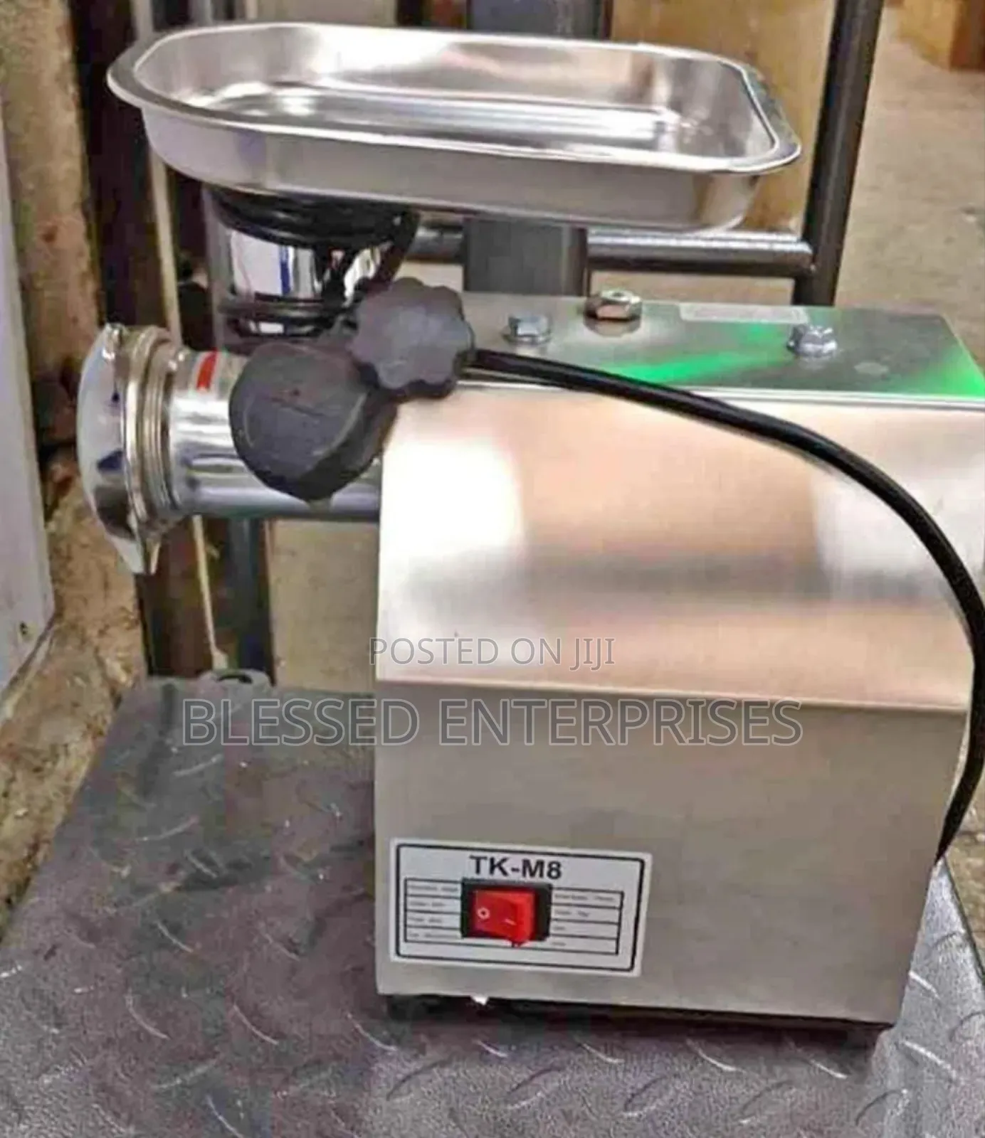Meat Mincer Machine/ Commercial Meat Grinder M8 60kgs/ Hr