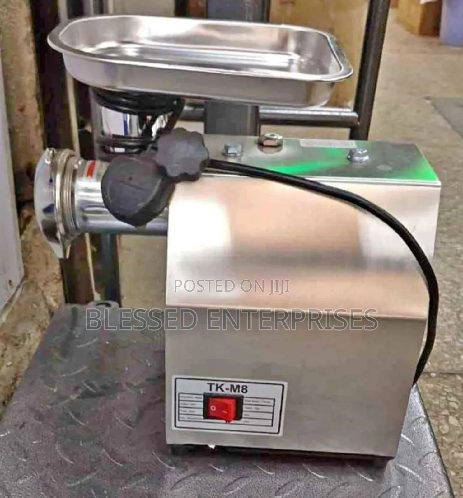 Meat Mincer Machine/ Commercial Meat Grinder M8 60kgs/ Hr