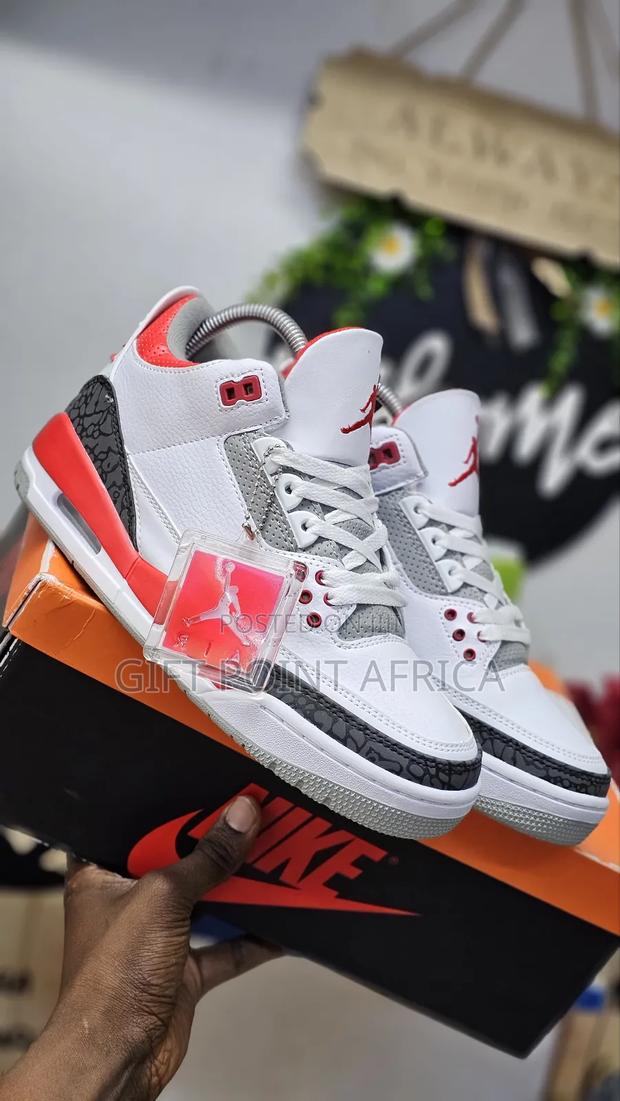 Air Jordan 3 Sneakers - thumbnail 2