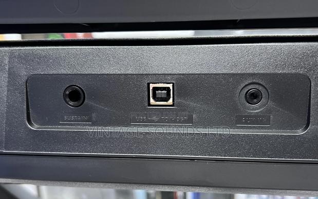 Yamaha PSR-E383 Portable Keyboard - thumbnail 3