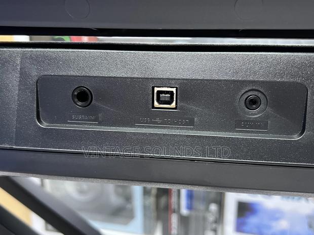 Yamaha PSR-E383 Portable Keyboard 61-Keys. - thumbnail 4