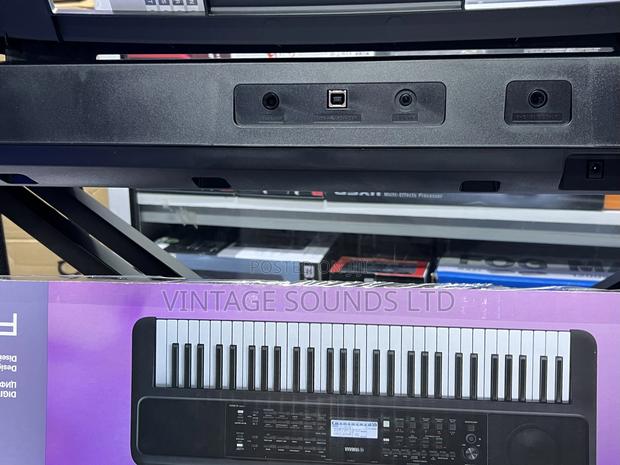 Yamaha PSR-E383 Portable Standard Keyboard 61keys - thumbnail 4