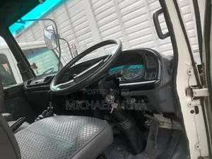 Isuzu TRUCK