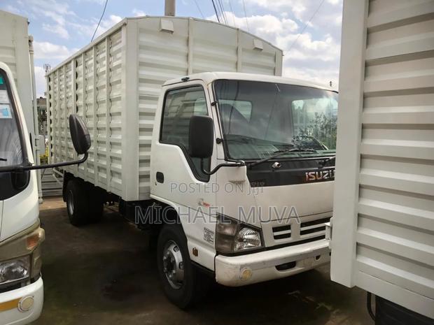 Isuzu NPR 43 - thumbnail 2