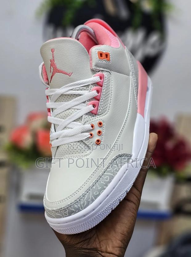 Air Jordan 3 Sneakers for Ladies
