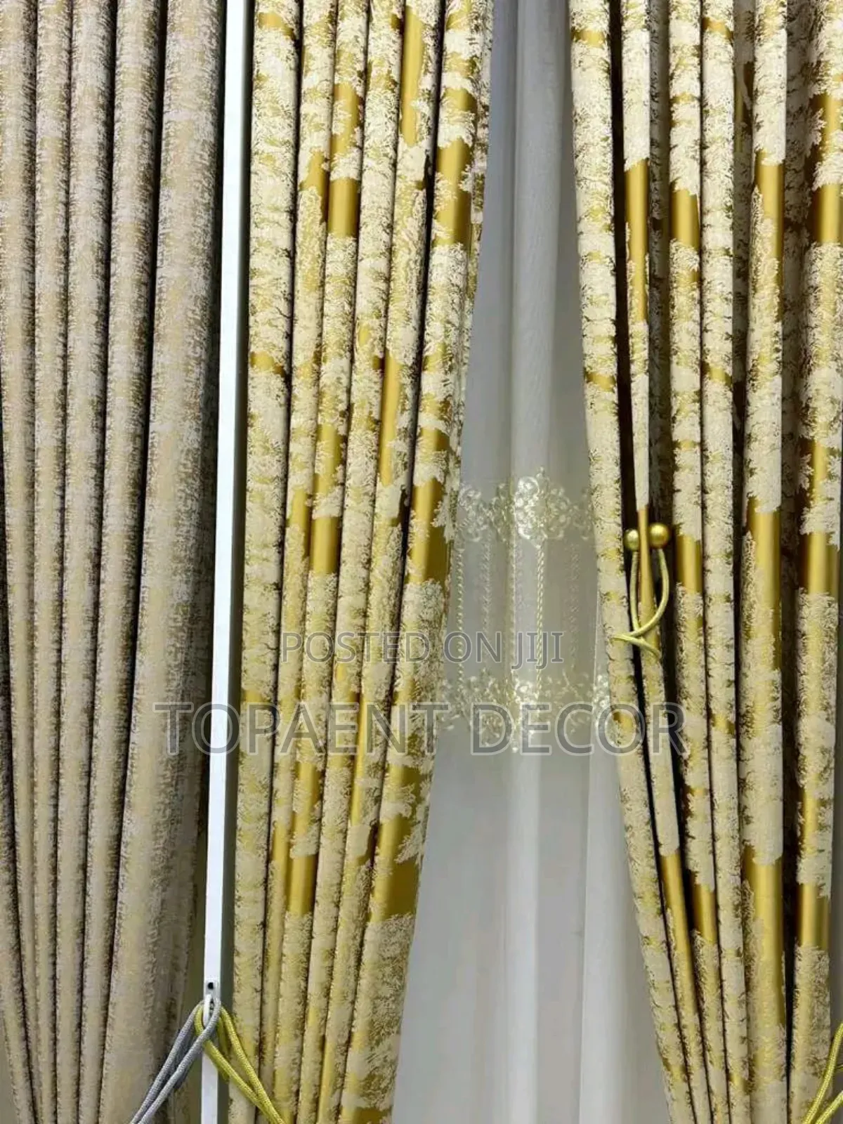 Elegant Looking Window Curtains