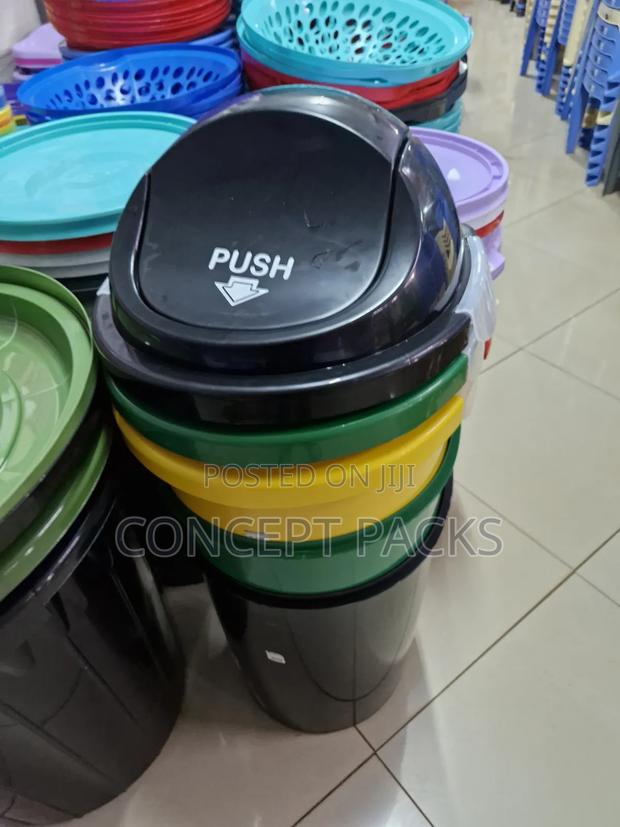 60 Litres Plastic Swing Bin. - thumbnail 5