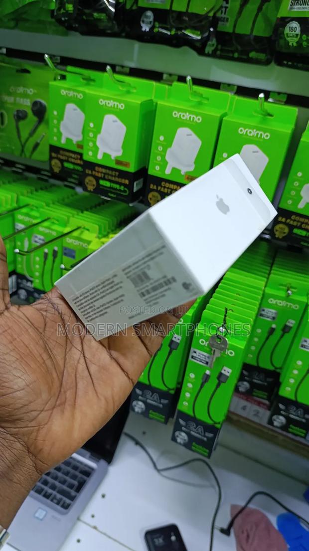 Apple Airpods Pro With Wireless Charging Case - thumbnail 2