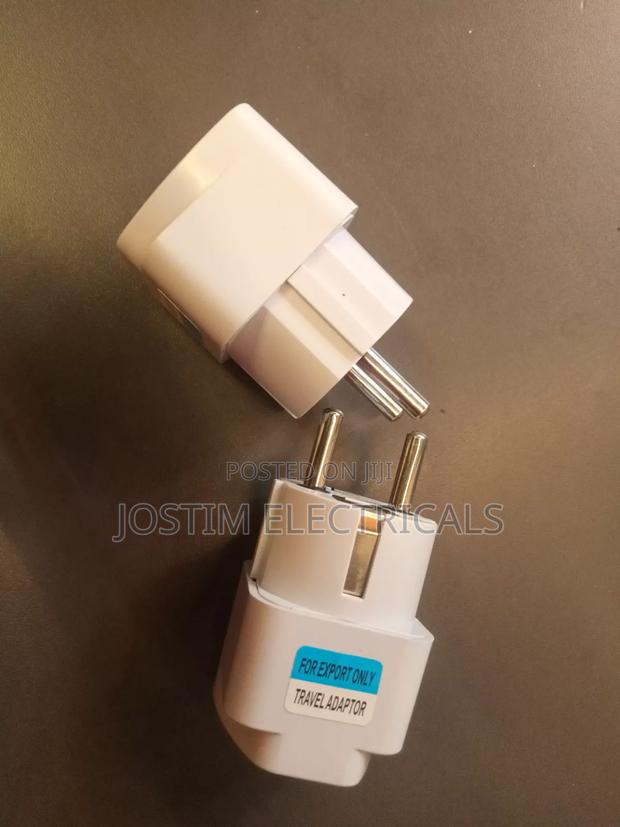EU Travel Adapter Unversal - main view