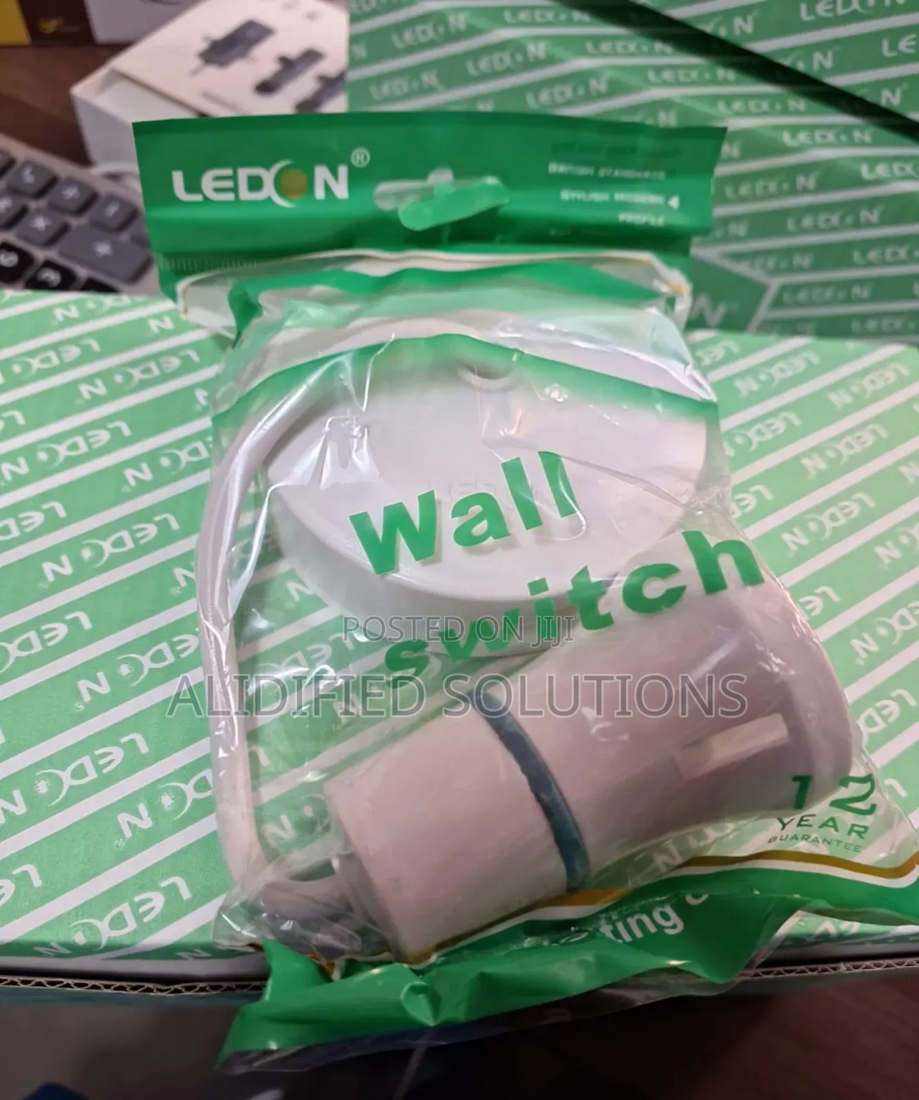 Ceiling Rose <>Wall Switch