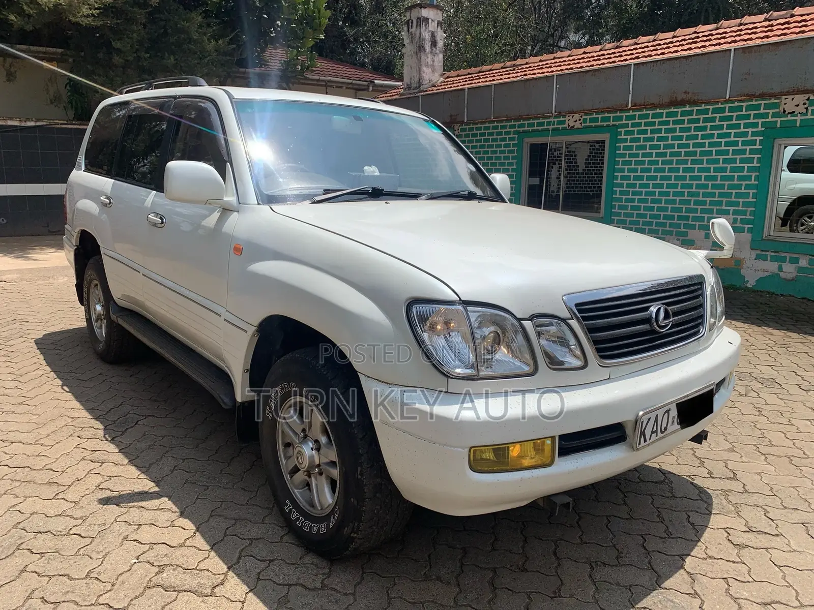 Lexus LX 470 AWD 2001 White
