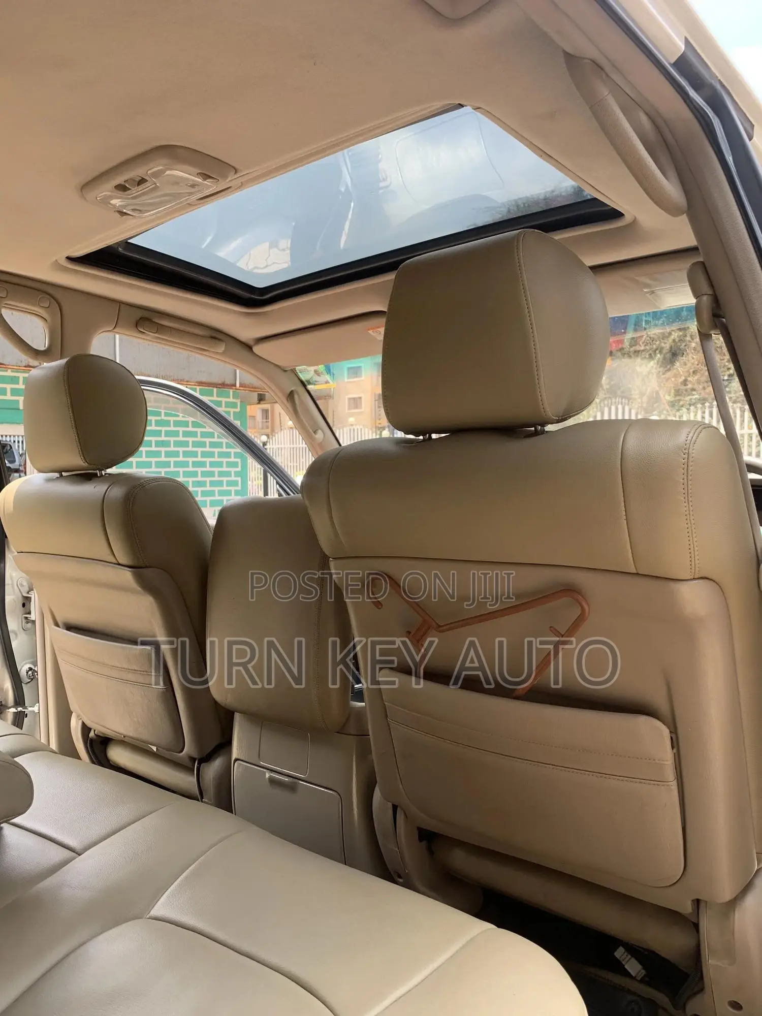 Lexus LX 470 AWD 2001 White