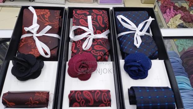 Tie Packed - thumbnail 2