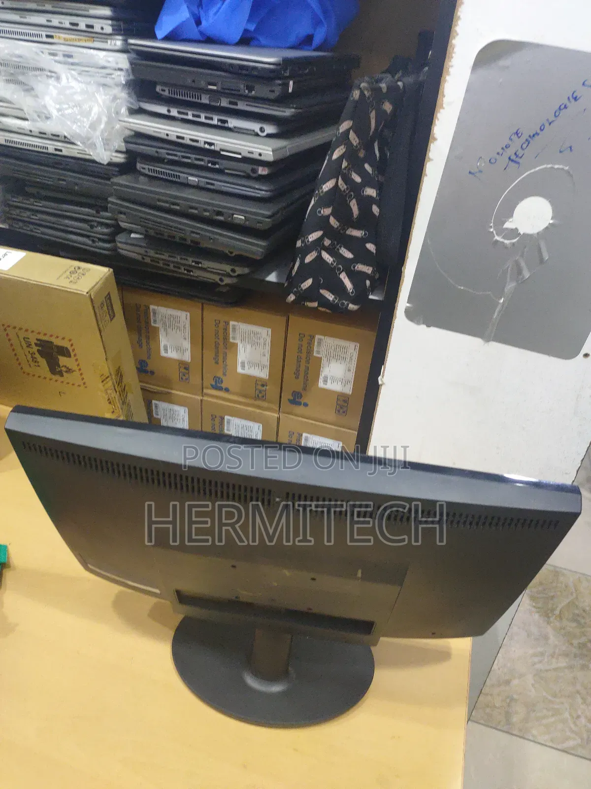 Samsung 19 Inches Stretch Monitor