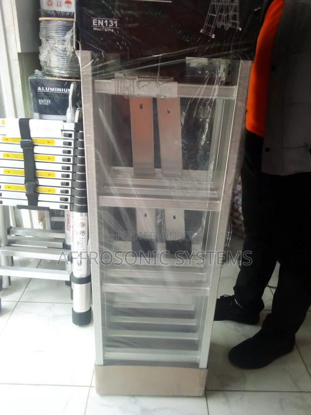 16ft Folding Ladder - thumbnail 3