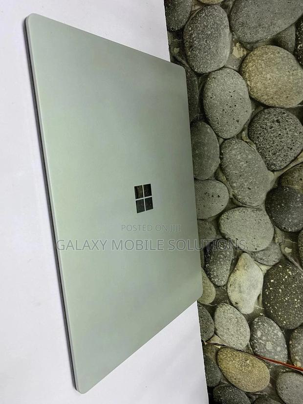 Laptop Microsoft Surface 8GB Intel Core i5 SSD 256GB - main view