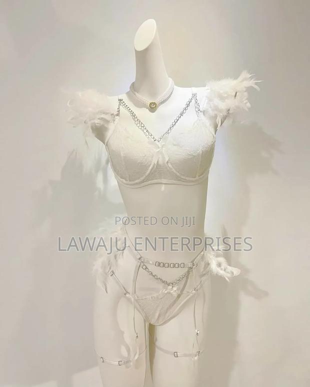 White Lace Feather Lingerie Set - thumbnail 3