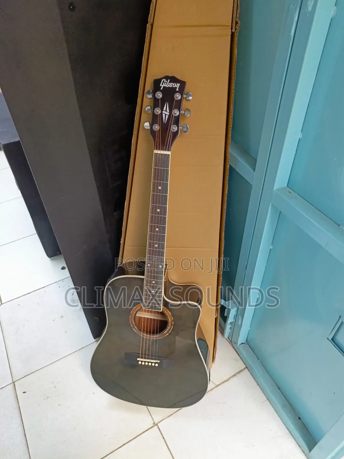 Gibsony Semi 41 Guitar