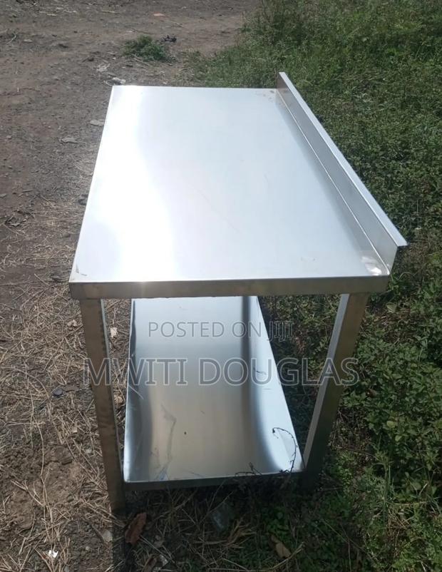 Supreme Dazzling Stainless Table