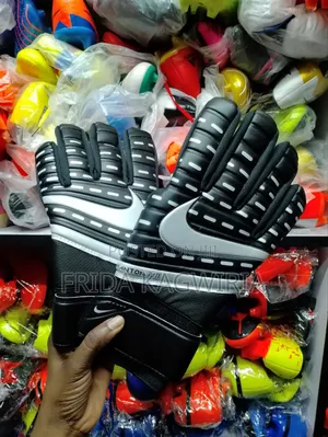 Phantom Elite Goalkeeper Gloves