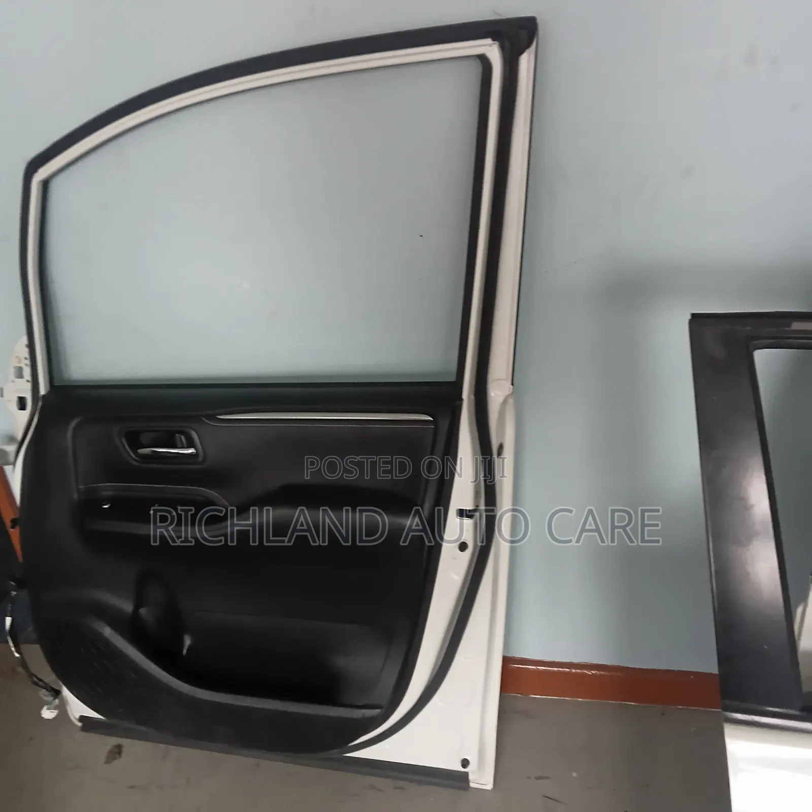 Front Door for Toyota Noah Zrr80
