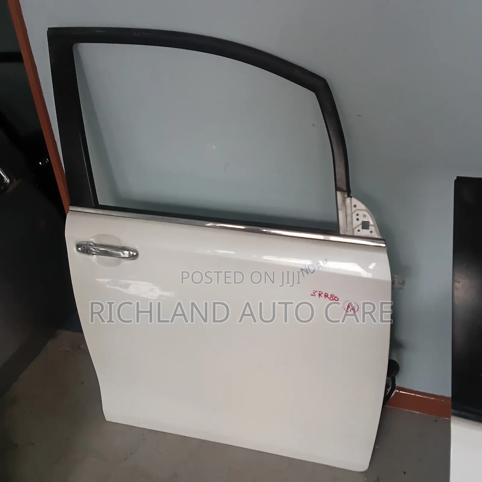 Front Door for Toyota Noah Zrr80