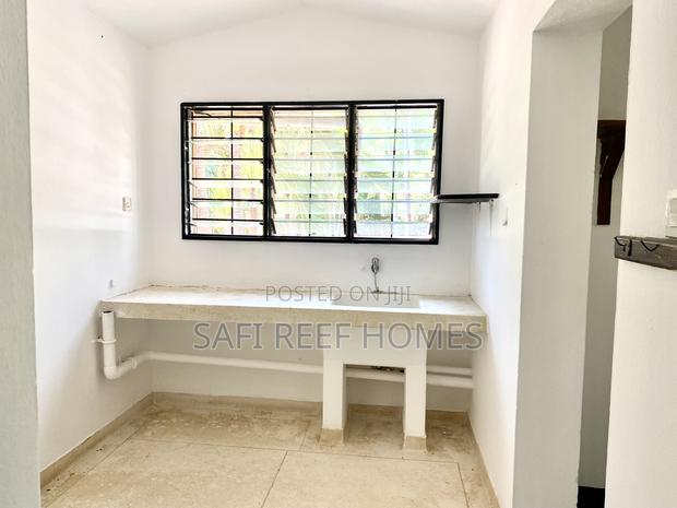 5bdrm Maisonette in Nyali for rent - thumbnail 14