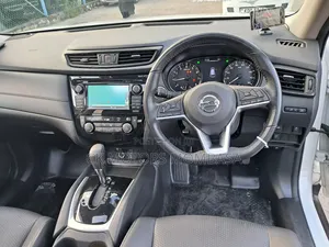 Nissan X-Trail 2017 White