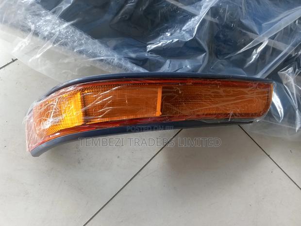 Corner Light/Indicator Lights Toyota Hiace Shark 5L