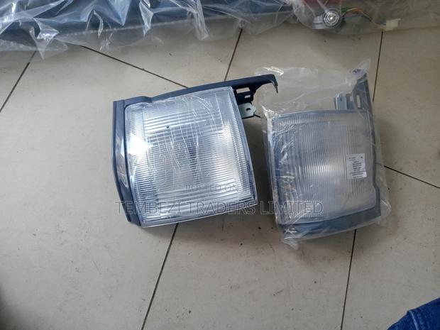 Indicator Lights Toyota Hiace Shark 5L - main view