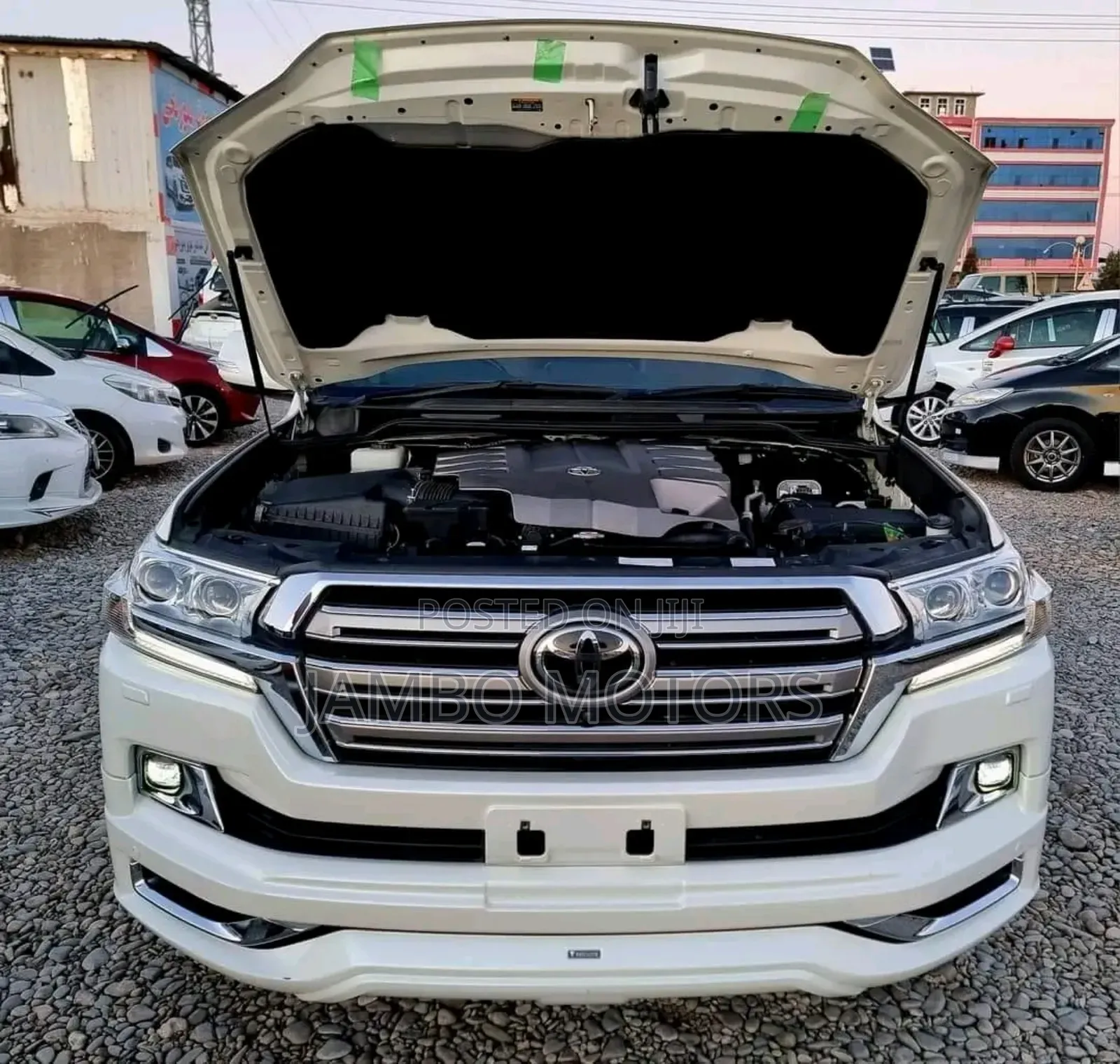 Toyota Land Cruiser 4.6 V8 ZX 2018 White