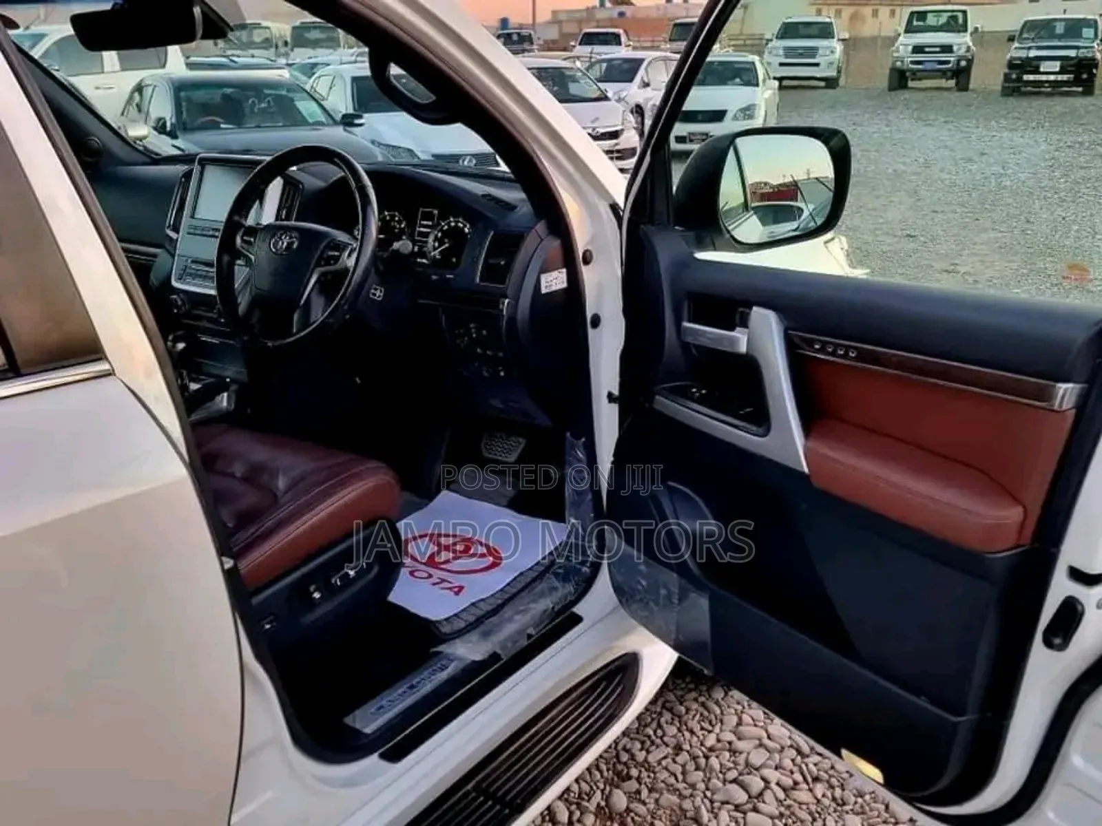 Toyota Land Cruiser 4.6 V8 ZX 2018 White