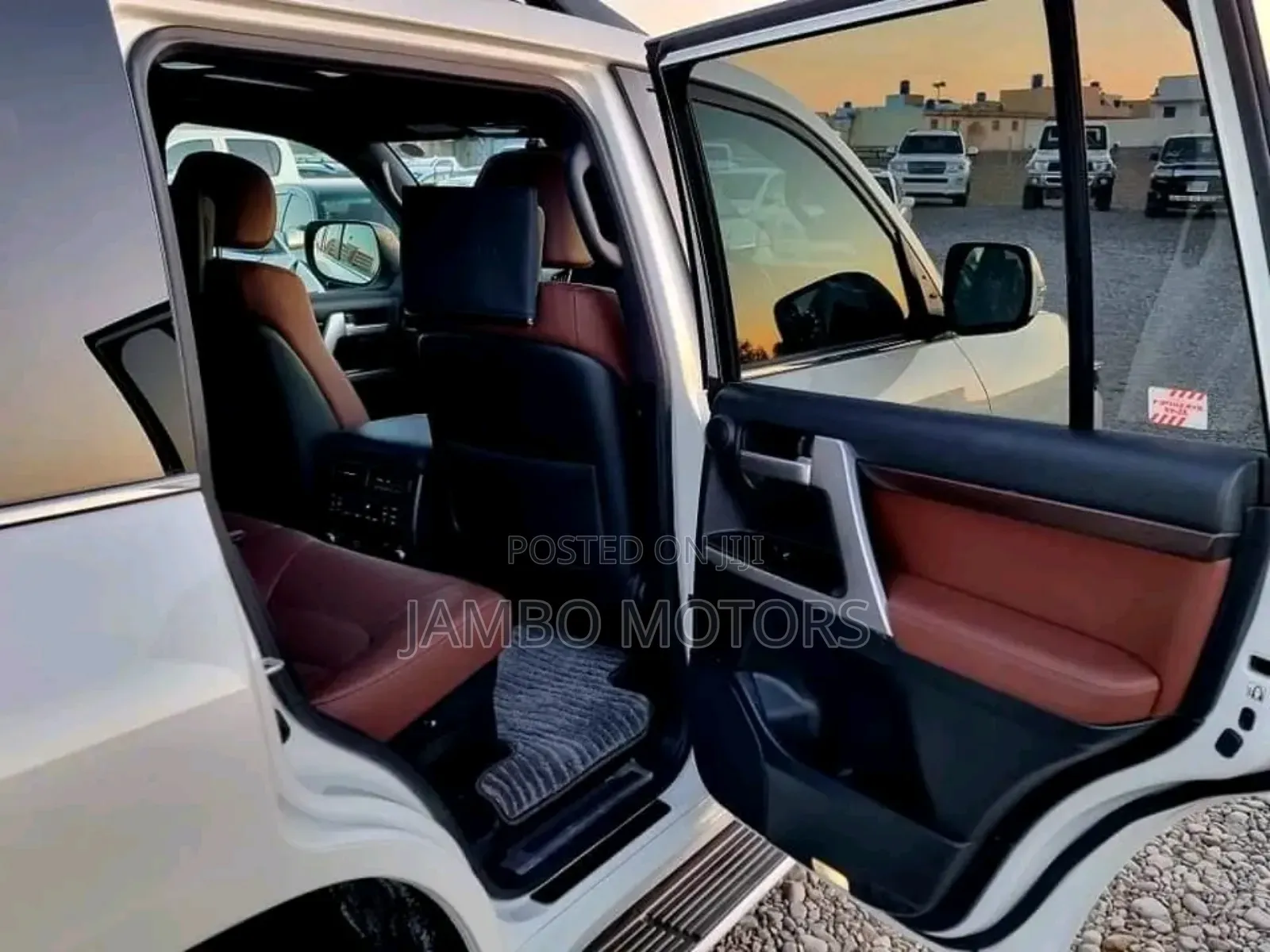 Toyota Land Cruiser 4.6 V8 ZX 2018 White