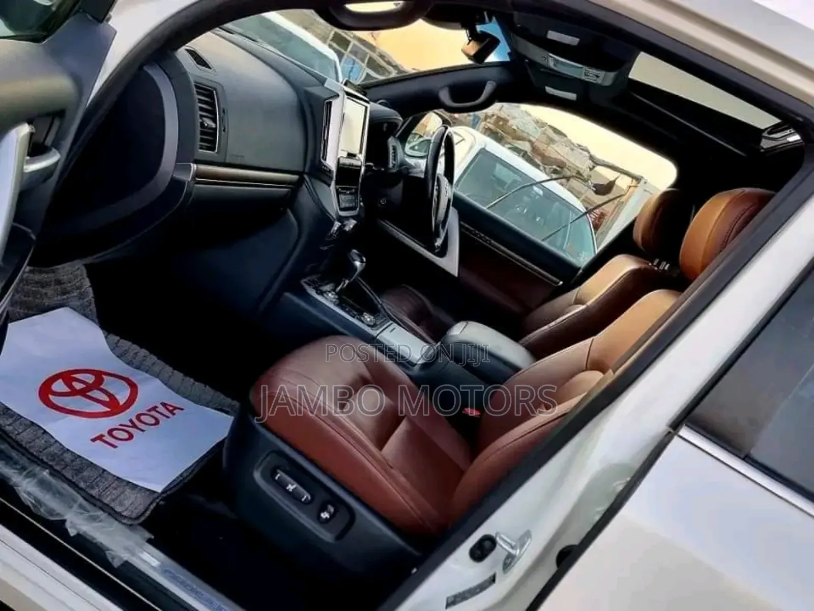 Toyota Land Cruiser 4.6 V8 ZX 2018 White