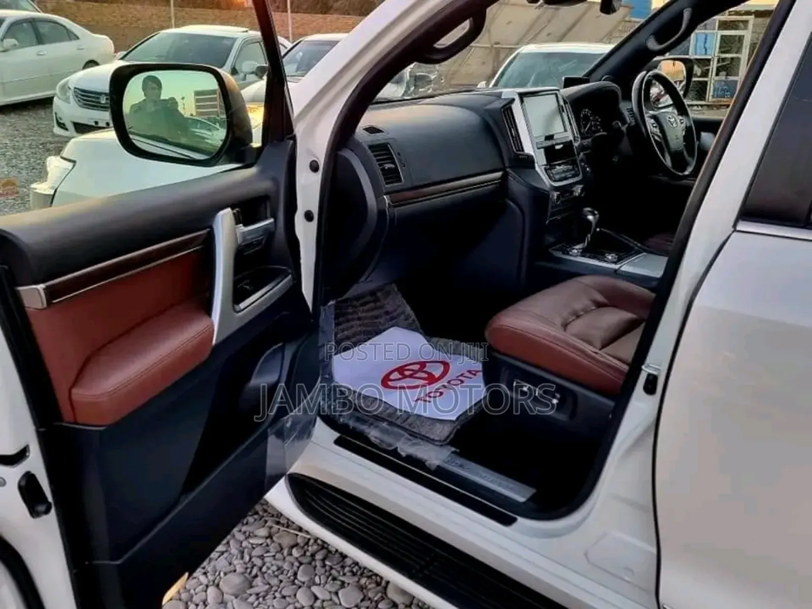 Toyota Land Cruiser 4.6 V8 ZX 2018 White