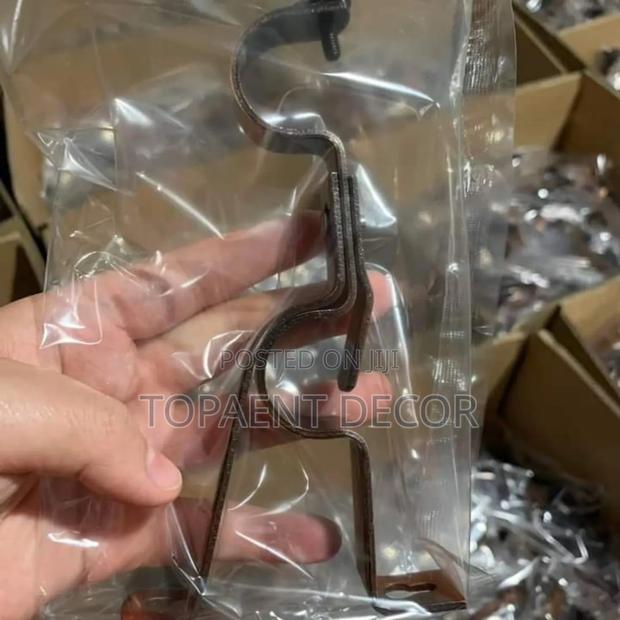 Adjustable Window Curtain Rod Bracket - main view