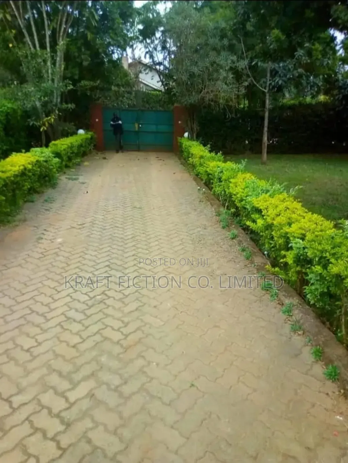 5bdrm Maisonette in Thome for sale