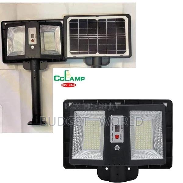 Powerful Outdoor 300w Cl115 Solar Street Lamp + Metal Pole