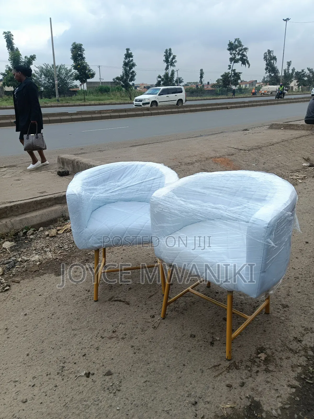 Styling Chair, White Colour and Gold Frame 