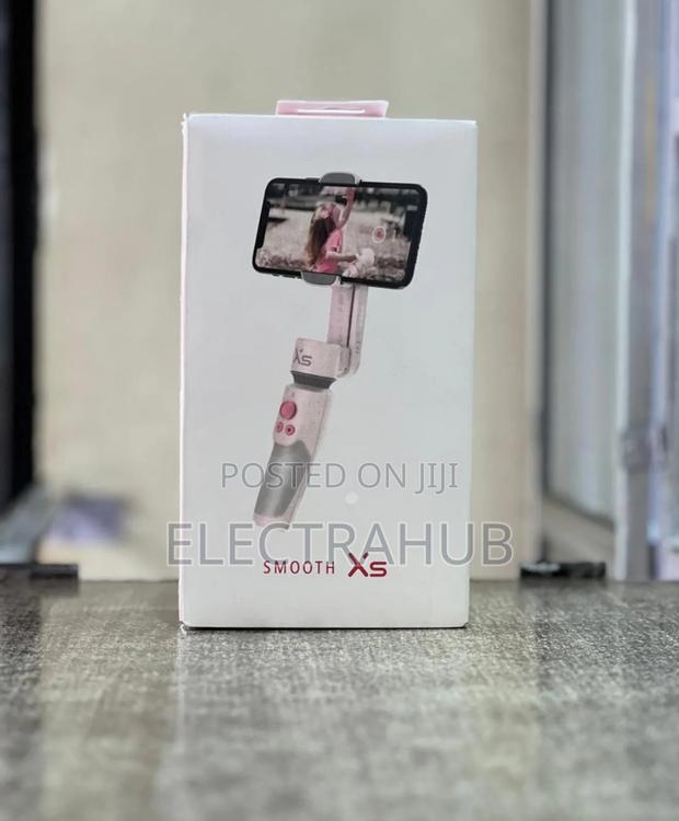 Smooth Xs Gimbal New Sealed in a Shop